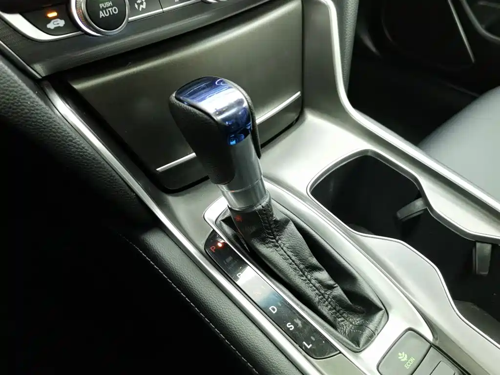 Honda Accord 2022 260TURBO Luxury Edition фото 13