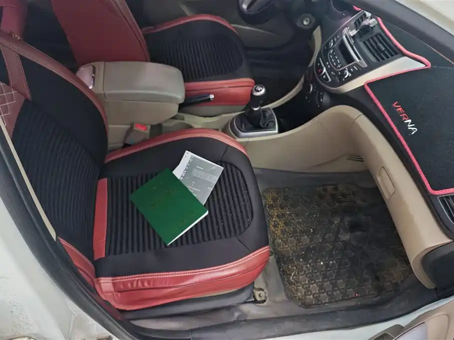 Hyundai Verna 2014 1.4L Manual Smart GLS фото 8