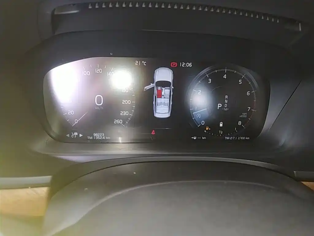 VOLVO S90