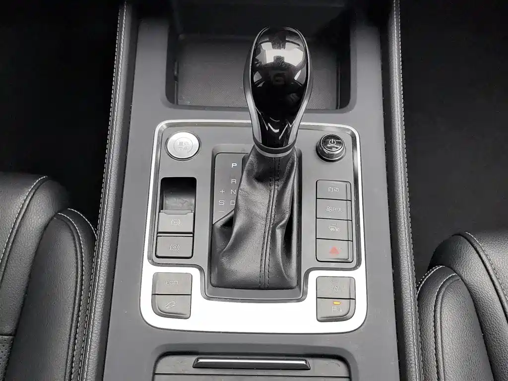 BYD Tang 2018 2.0T Automatic Smart Connection Honor Edition 7-Seater China V фото 13