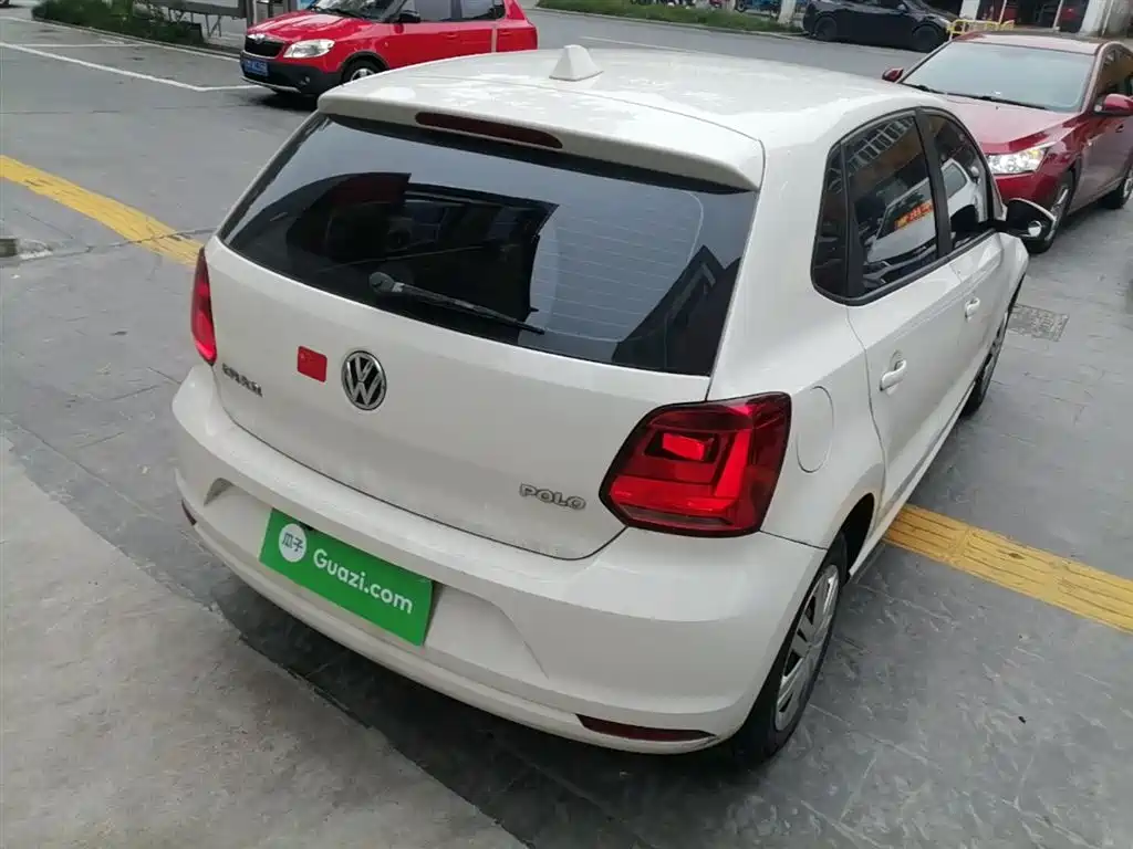 Volkswagen Polo 2016 1.4L Automatic Trend фото 7