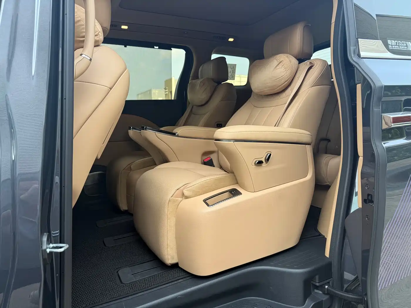 Hongqi HQ9 PHEV 2026