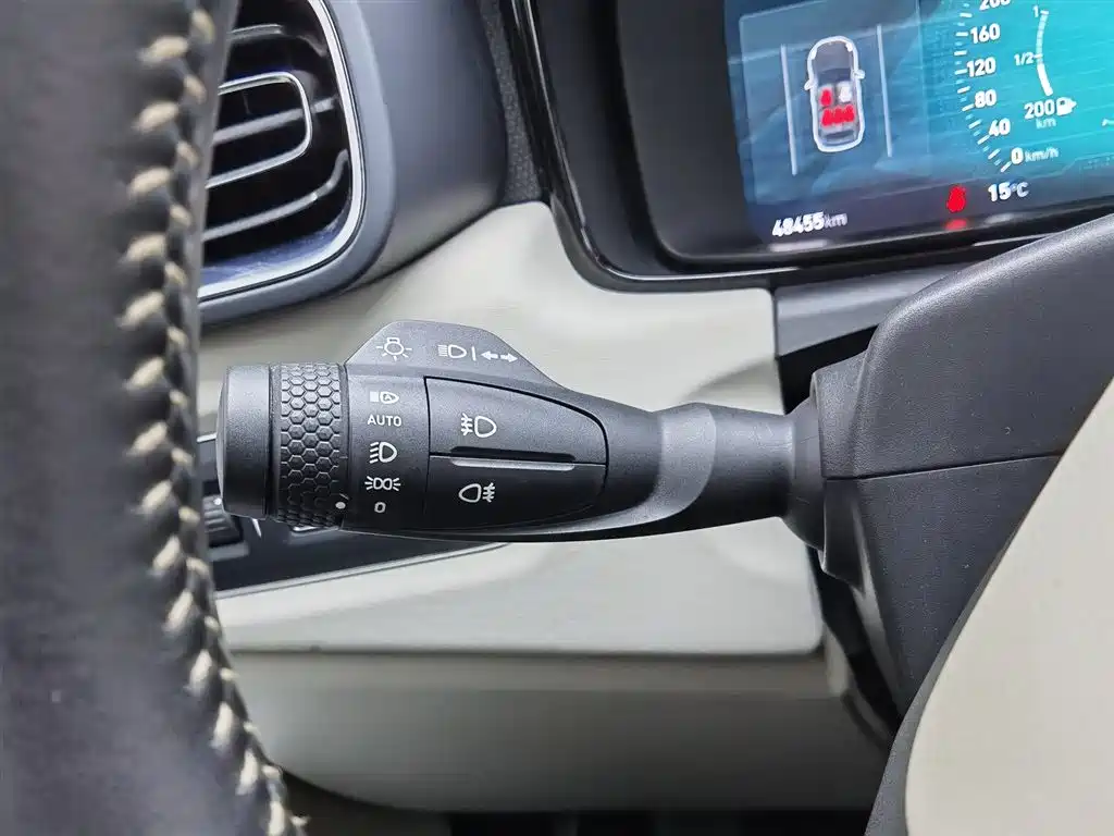 Lynk & Co 02 2020 1.5T DCT 2WD Shine Pro Edition фото 21