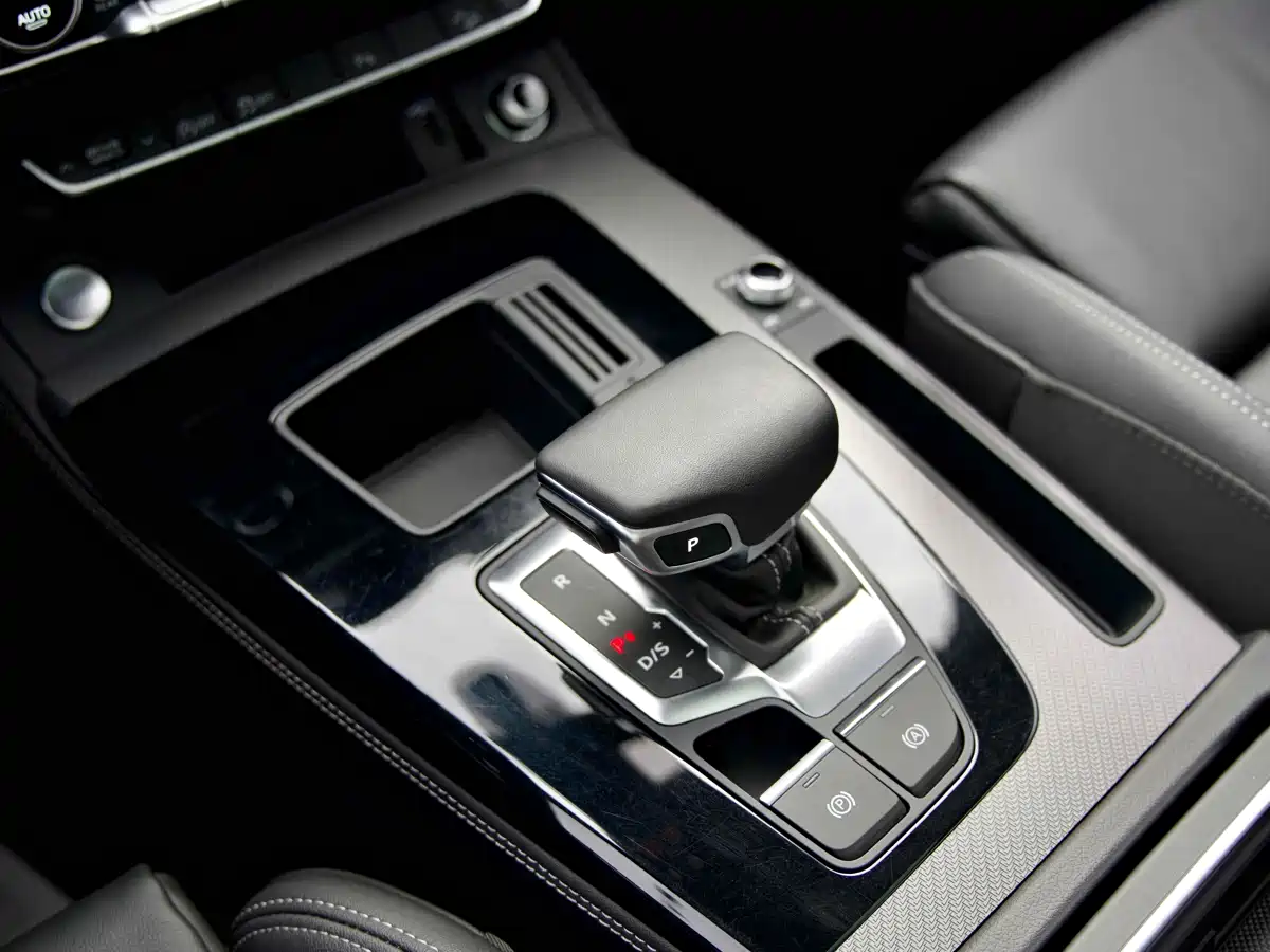 Audi Q5L 2023 40T Luxury Dynamic фото 10