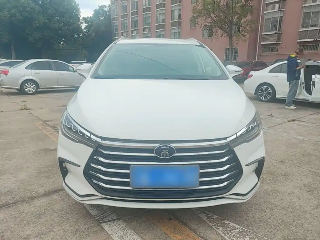 Photo 3 - BYD Song MAX