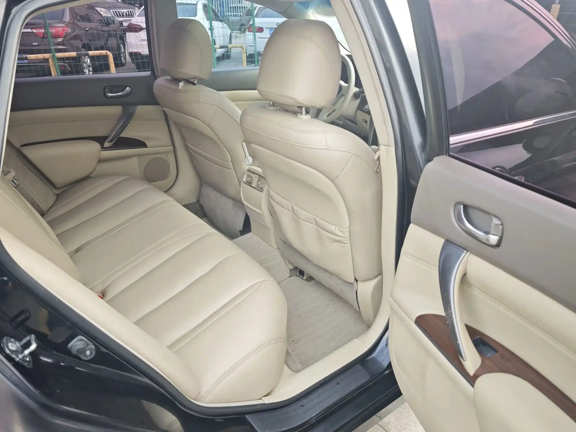 صورة 10 - Nissan Teana