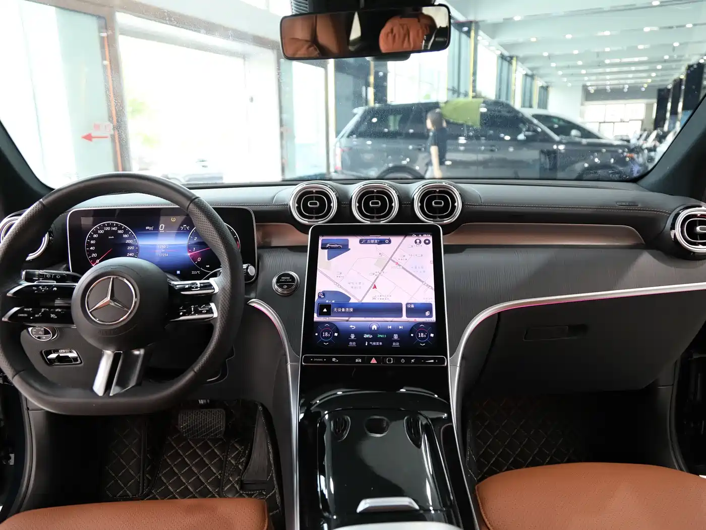 Mercedes-Benz GLC 2023 GLC 260 L 4MATIC Luxury 5-Seater фото 17