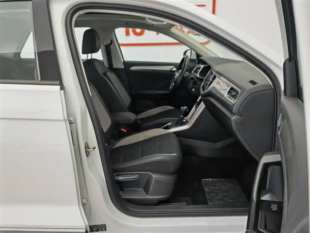 Volkswagen T-ROC 2020 280TSI DSG FWD Elite фото 23