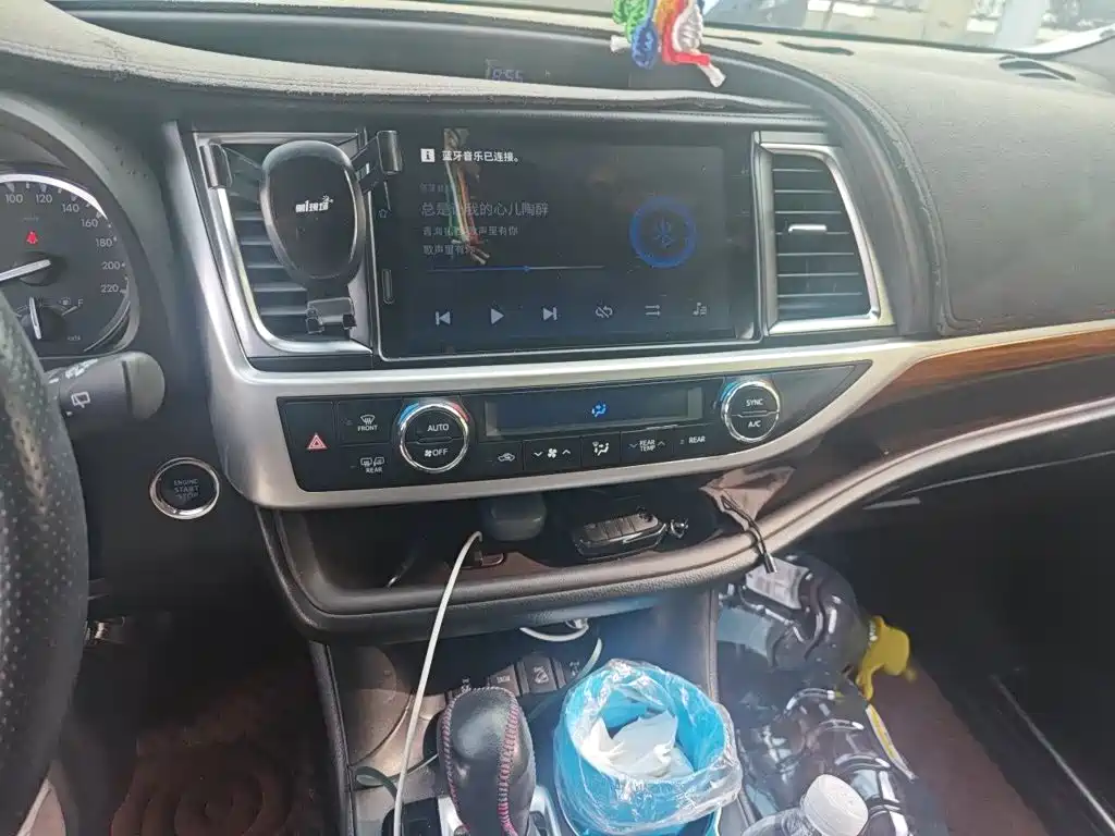 Фото 6 - Toyota Highlander