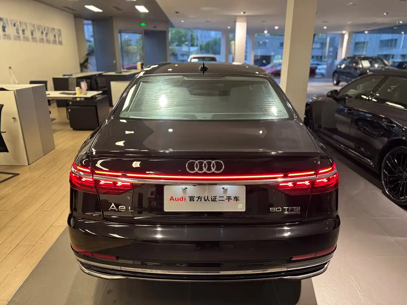 Audi A8 2024 Model A8L 50 TFSI quattro Premium Selection фото 5