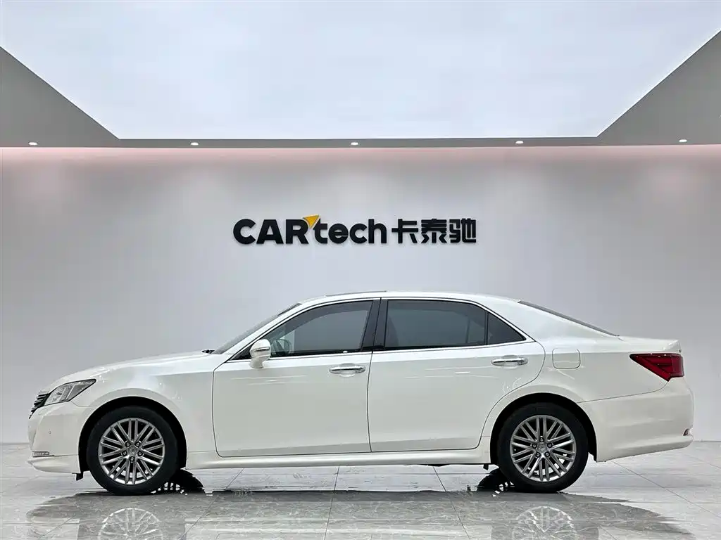 Toyota Crown 2017 2.0T Sport Edition фото 2