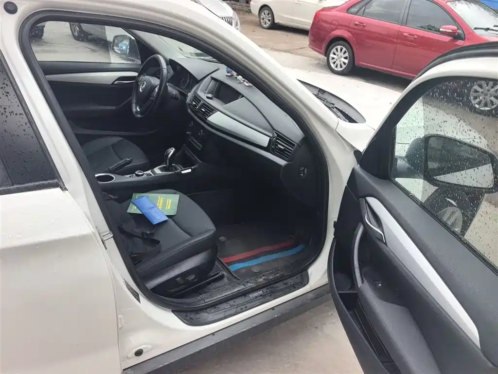 BMW X1 2014 sDrive18i Leading Edition фото 11