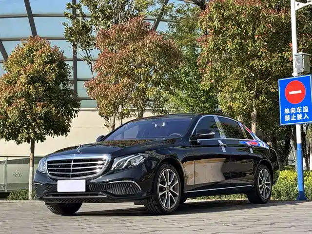 MERCEDES-BENZ E CLASS