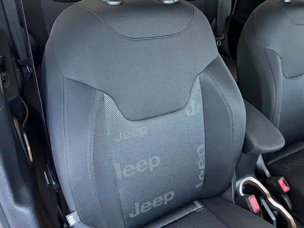 Jeep Renegade 2019 2018 Connected Large Screen Edition 180T Automatic High Energy