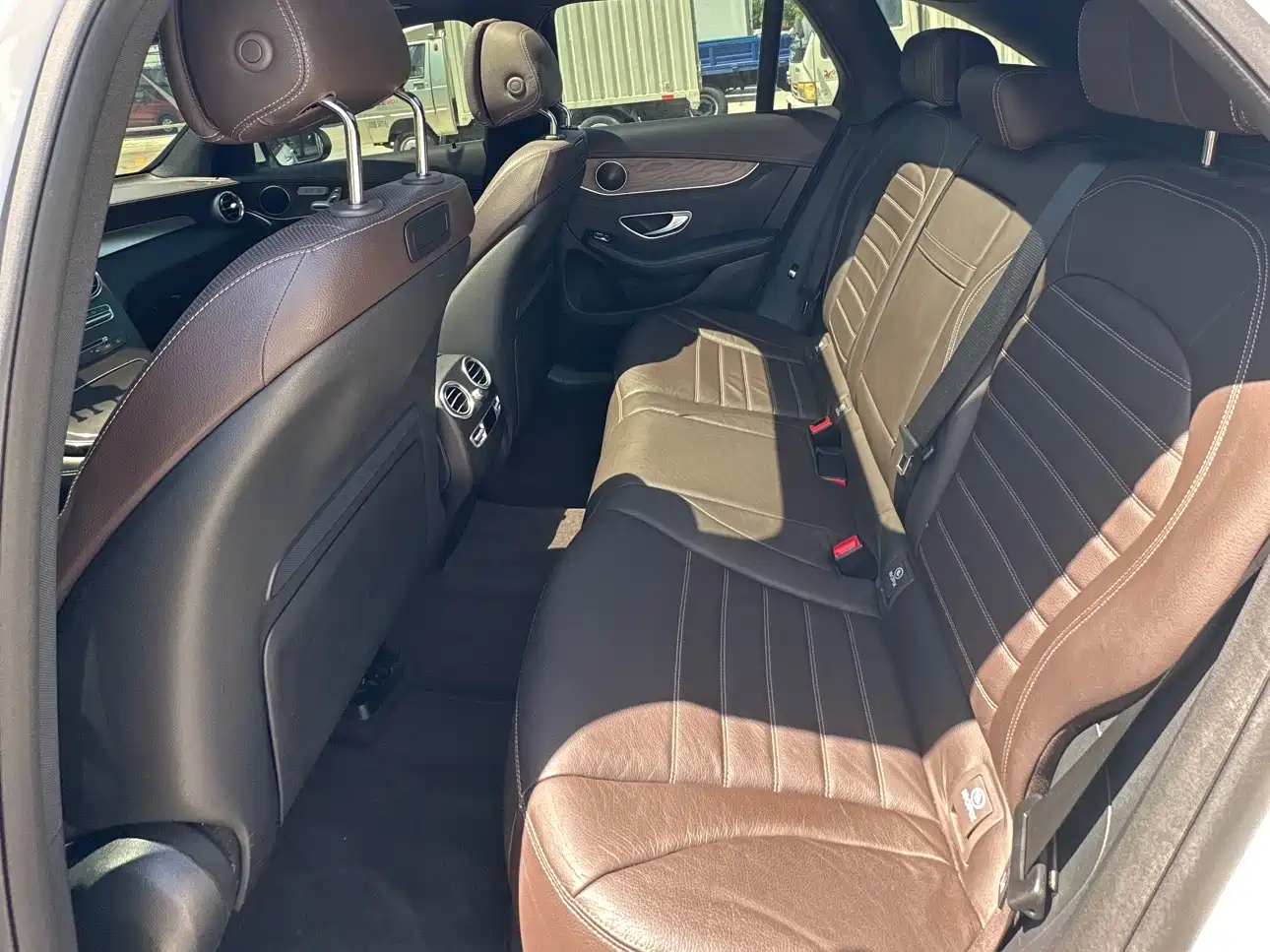 Mercedes-Benz GLC 2016 GLC 300 4MATIC Luxury фото 11