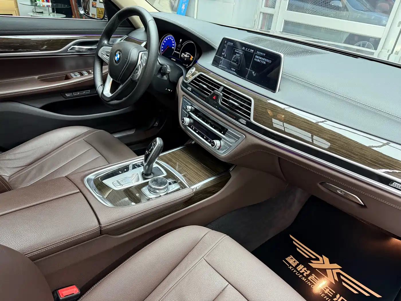 BMW 7 Series 2016 730Li Leading фото 37