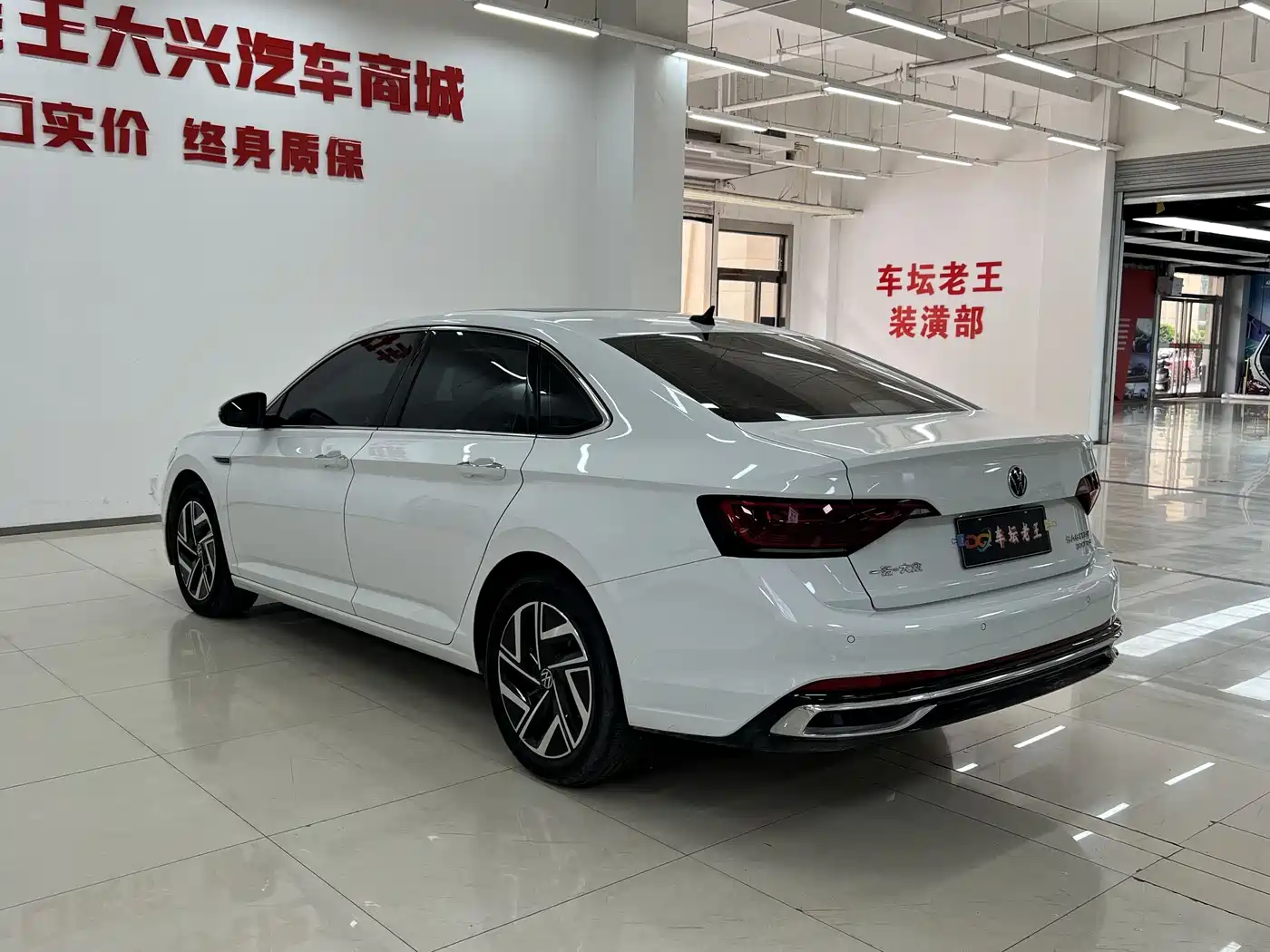 Volkswagen Sagitar 2023 300TSI DSG Surpassing Edition фото 6