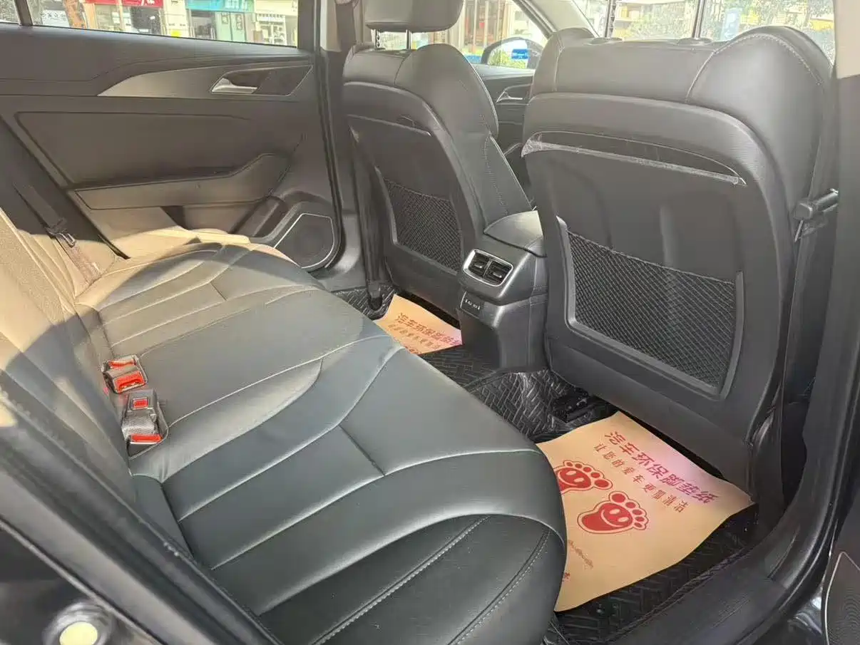 Hongqi H5 2022 Classic 1.8T Auto Smart Connect Flagship Enjoyment Edition фото 4