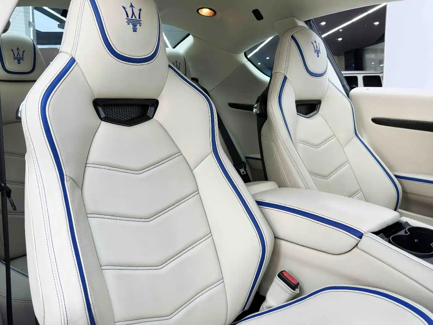 Maserati GranTurismo 2015 4.7L MC Centennial Edition фото 16