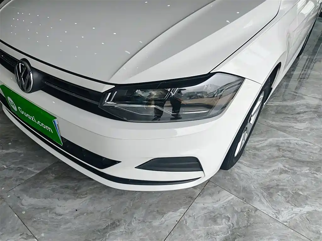 Volkswagen Polo 2019 Plus 1.5L Automatic Panorama Enjoyment Edition фото 24