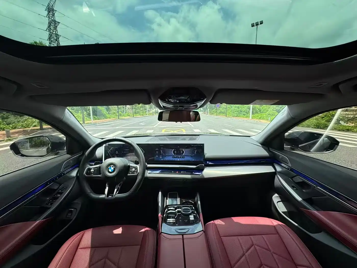 BMW 5 Series 2025 530Li Leading M Sport Package фото 6