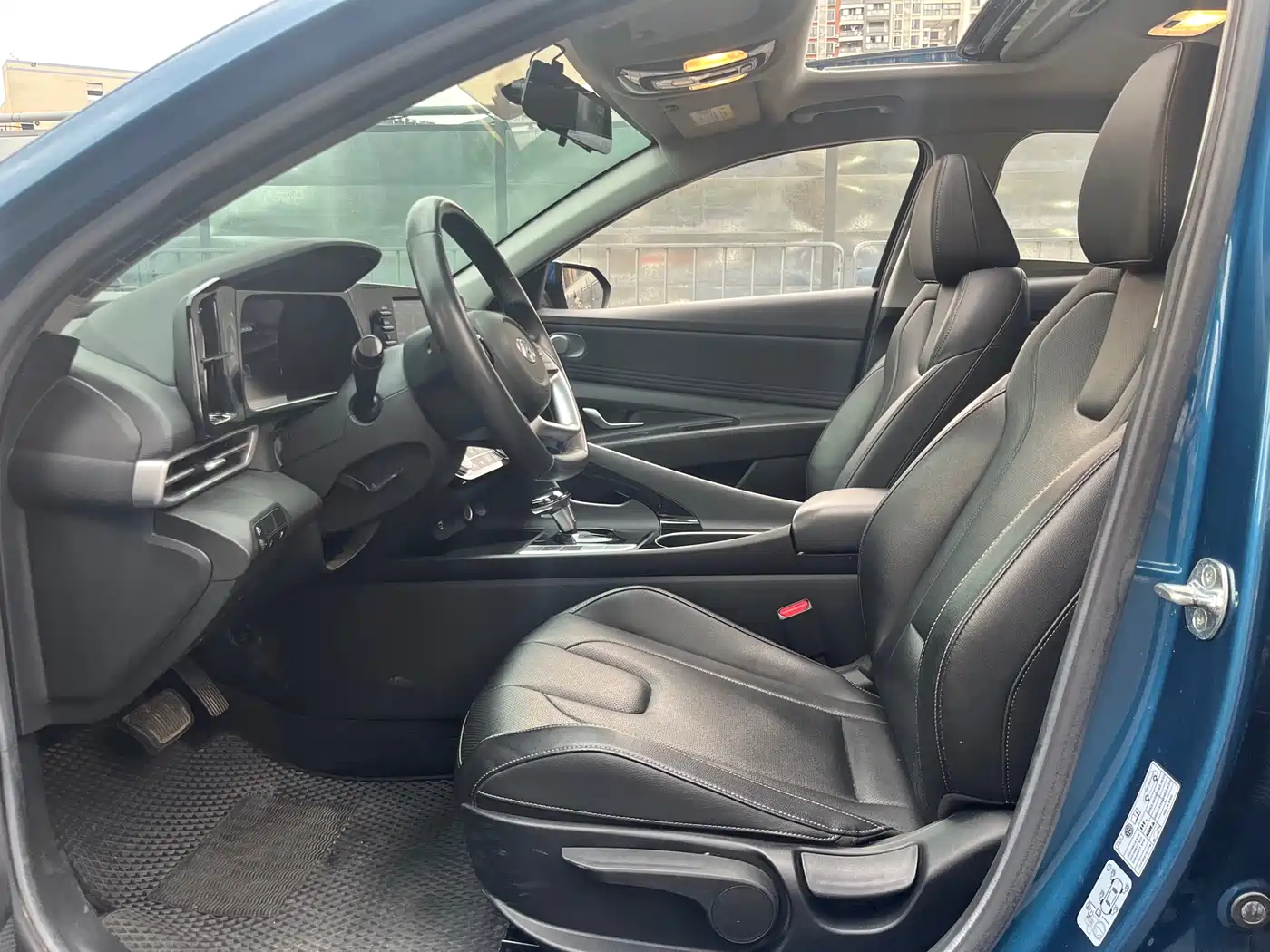 Hyundai Elantra 2021 1.5L CVT GLX Elite Edition фото 9