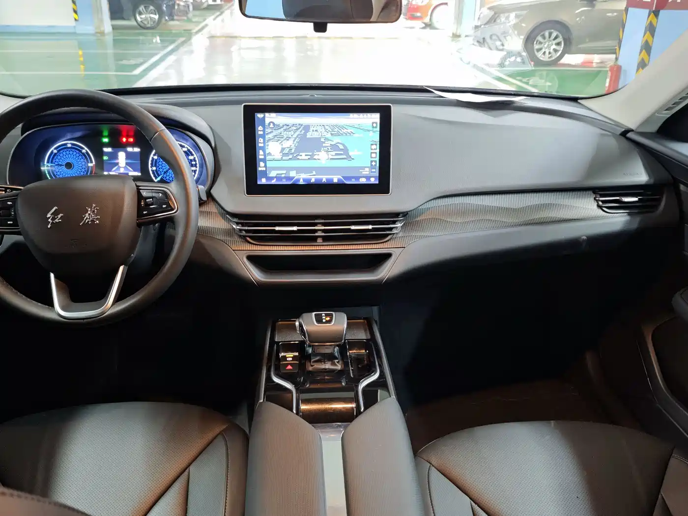 Hongqi E-QM5 2022 431km Charging Enjoyment Edition фото 11