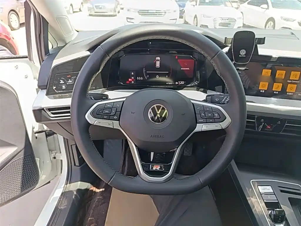 Volkswagen Golf 2023 Facelift 280TSI DSG Pro фото 11