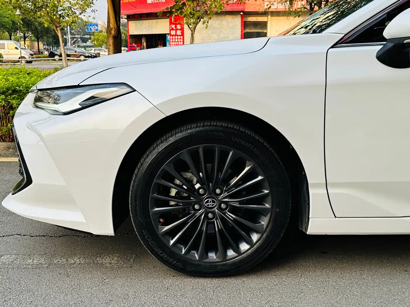 Toyota Avalon 2023 2.5L Touring Premium Edition фото 7