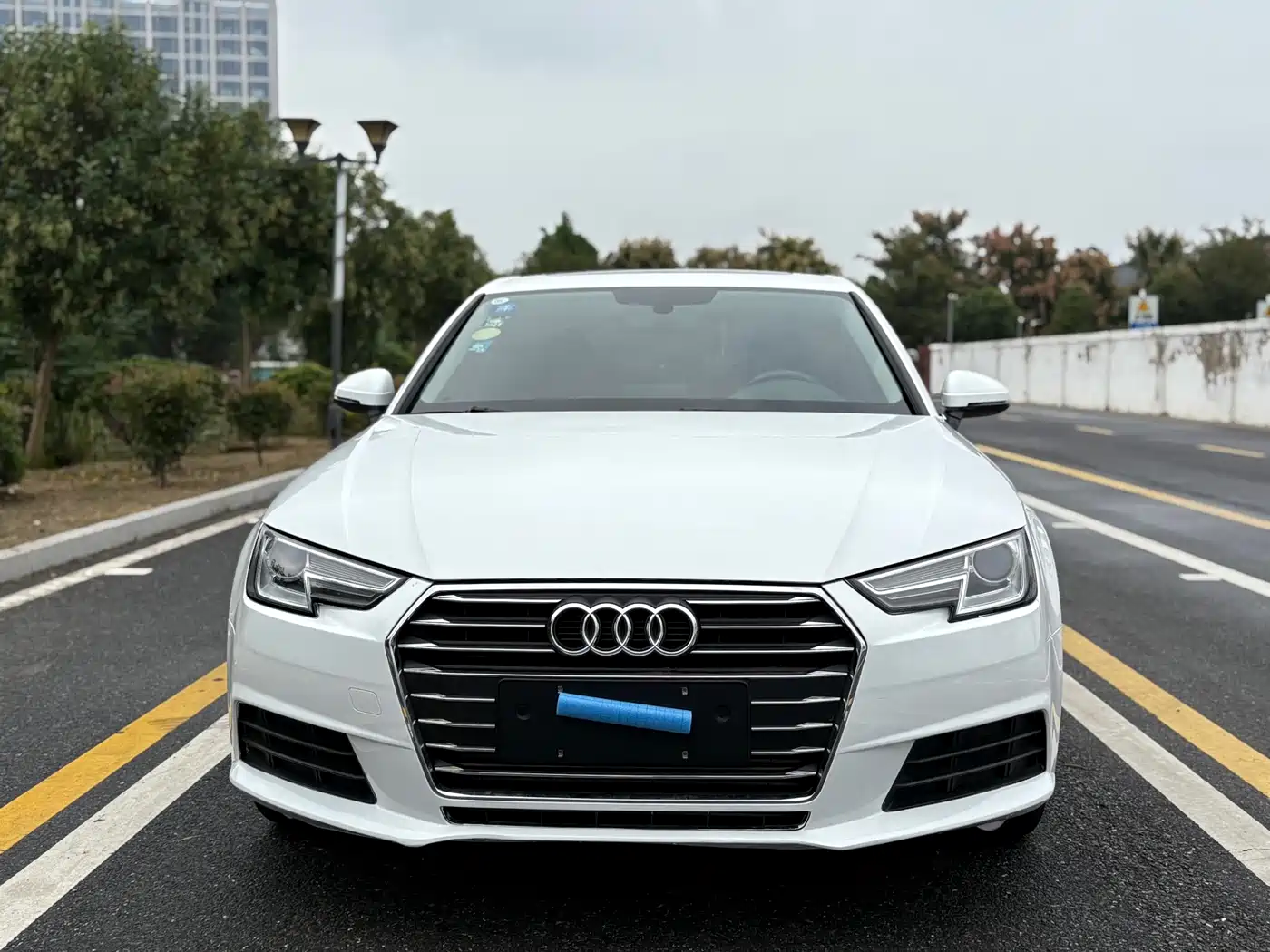 Audi A4L 2017 Plus 40 TFSI Progressive фото 2