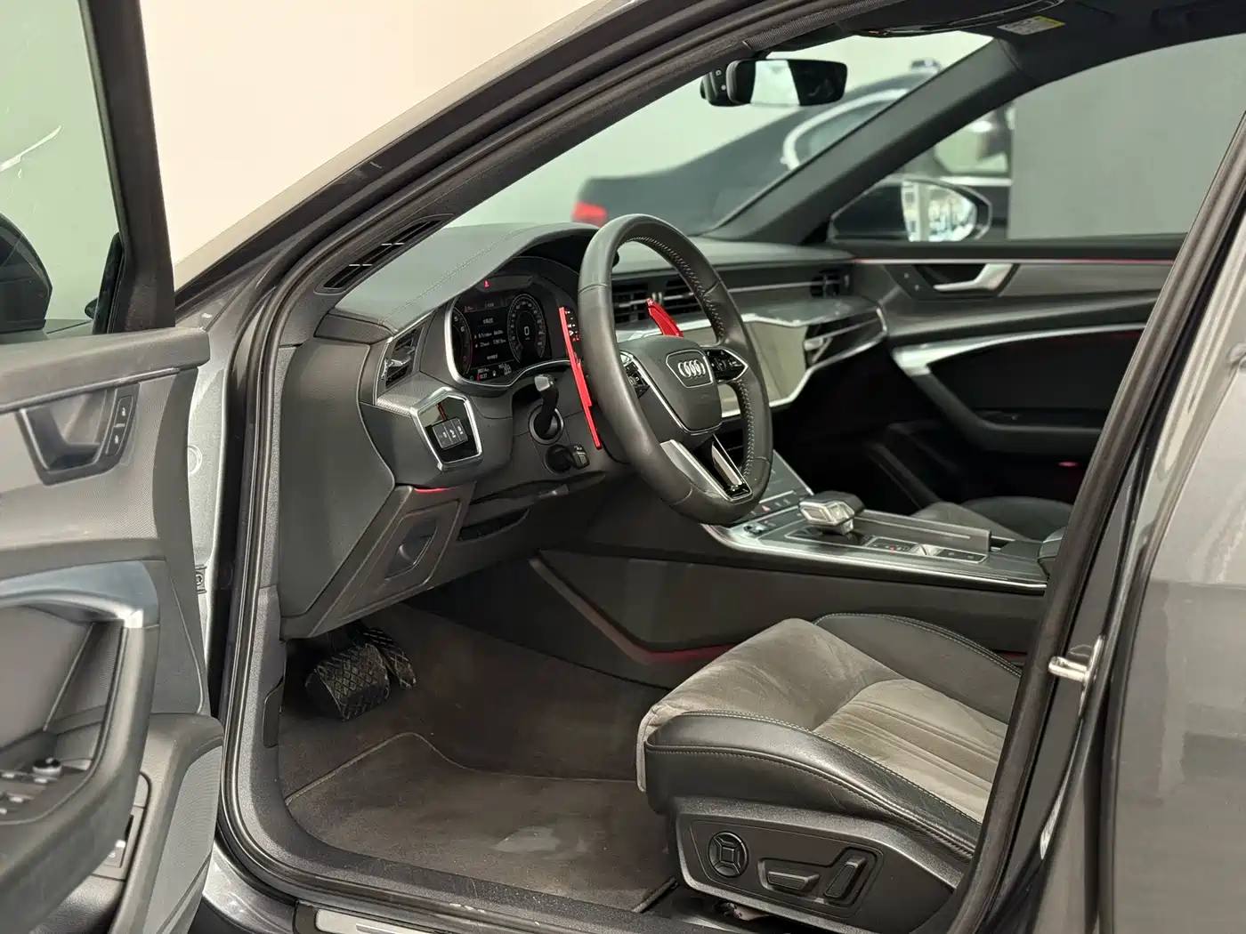 Audi A6L 2021 45 TFSI Exclusive Sport фото 10