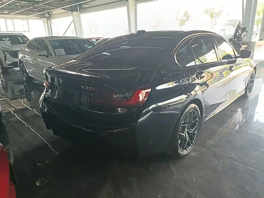 BMW 3 Series 2025 330Li M Sport Night Edition фото 7