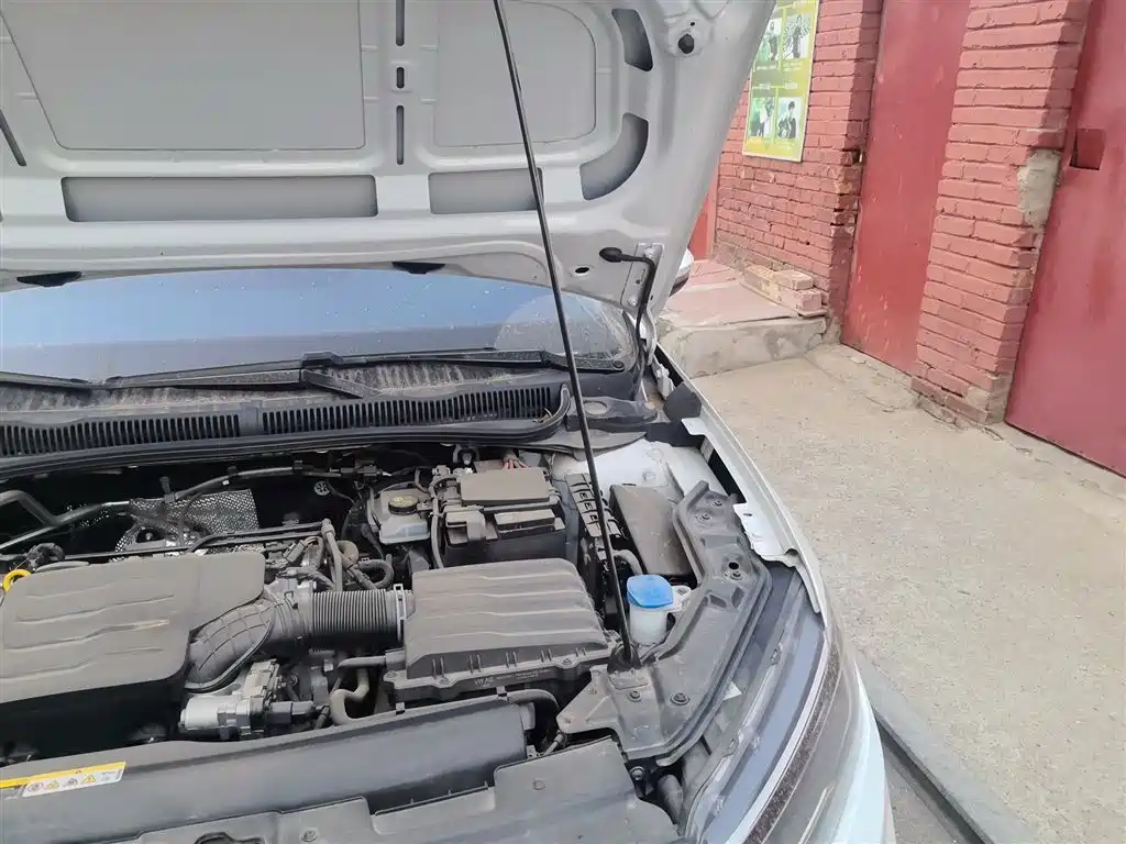 Volkswagen Lavida 2023 XRUI 1.5L Manual New Comfort Edition фото 22