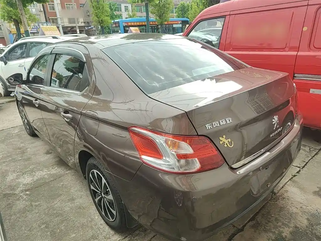 Peugeot 301 2014 1.6L Automatic Comfort Edition фото 5