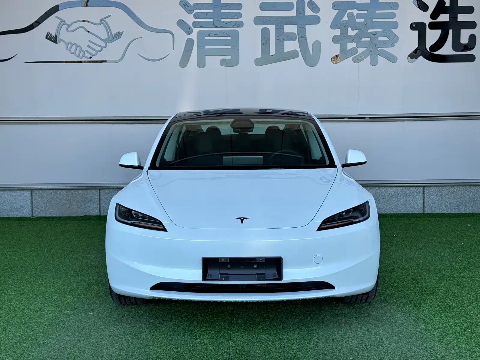 Фото 2 - Tesla Model 3