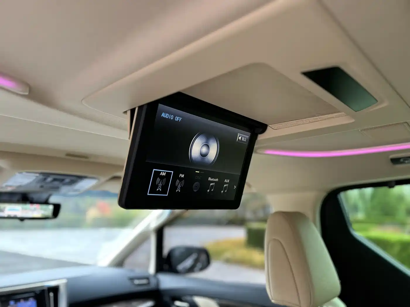 Toyota Vellfire 2019 Hybrid 2.5L HV Premium Edition фото 8