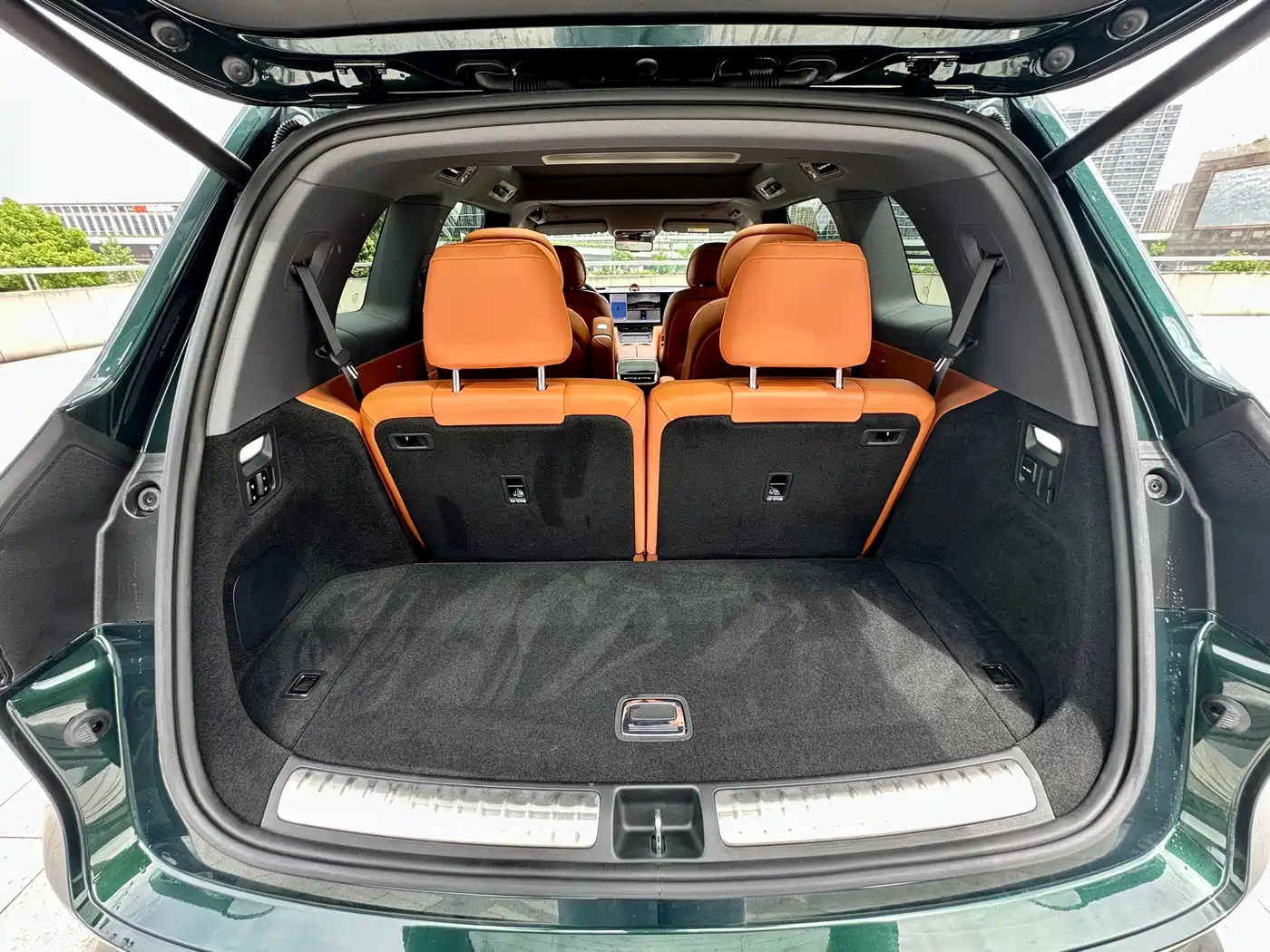 AITO Wenjie AITO M8 2025 Extended Range Ultra 53.4kWh 6-Seater фото 14