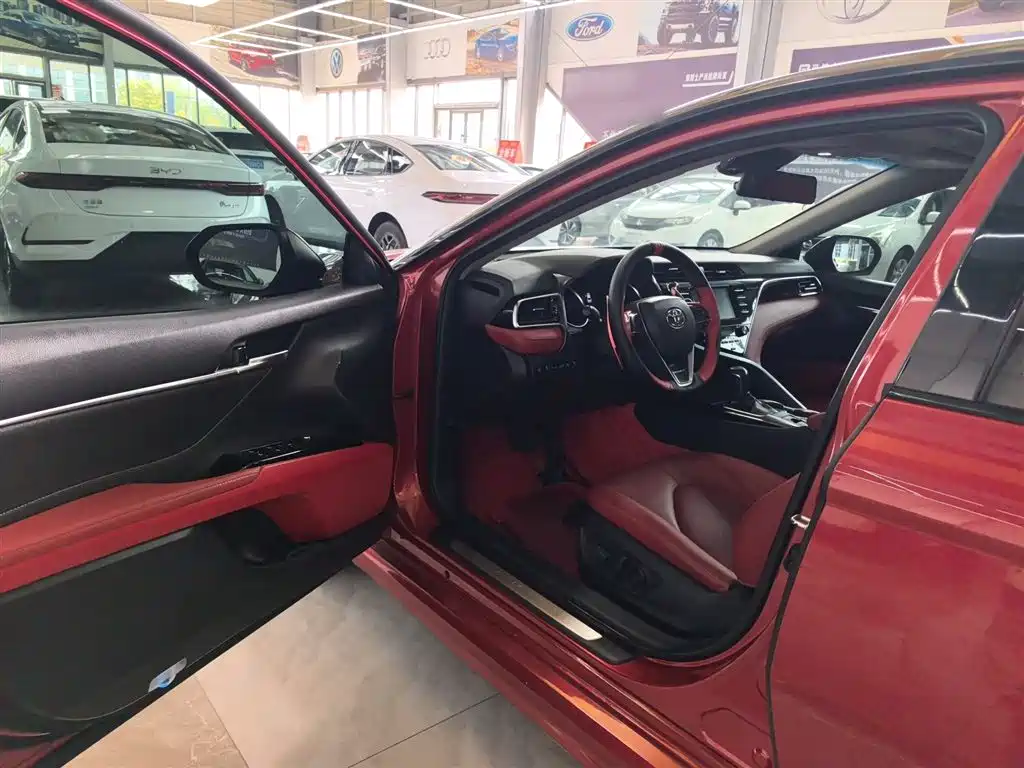 Toyota Camry 2018 2.5S Trend Edition фото 16