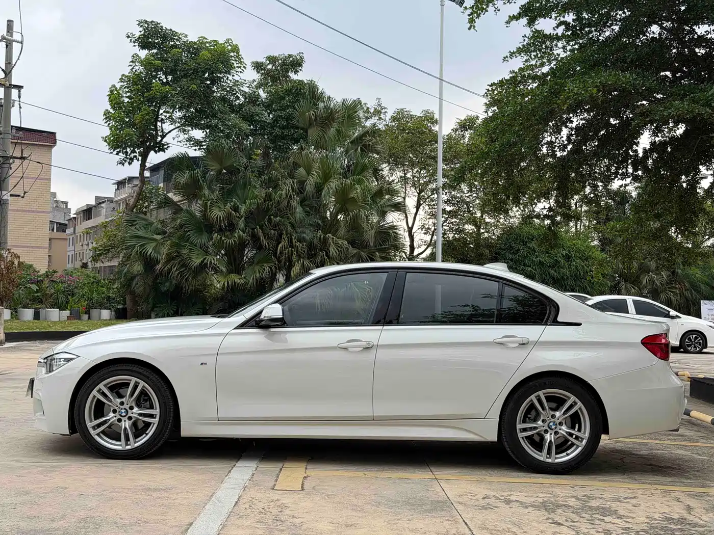 BMW 3 Series 2018 320Li Leading M Sport Package фото 4