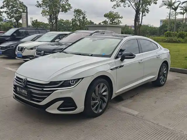 Volkswagen CC 380TSI, Яркий