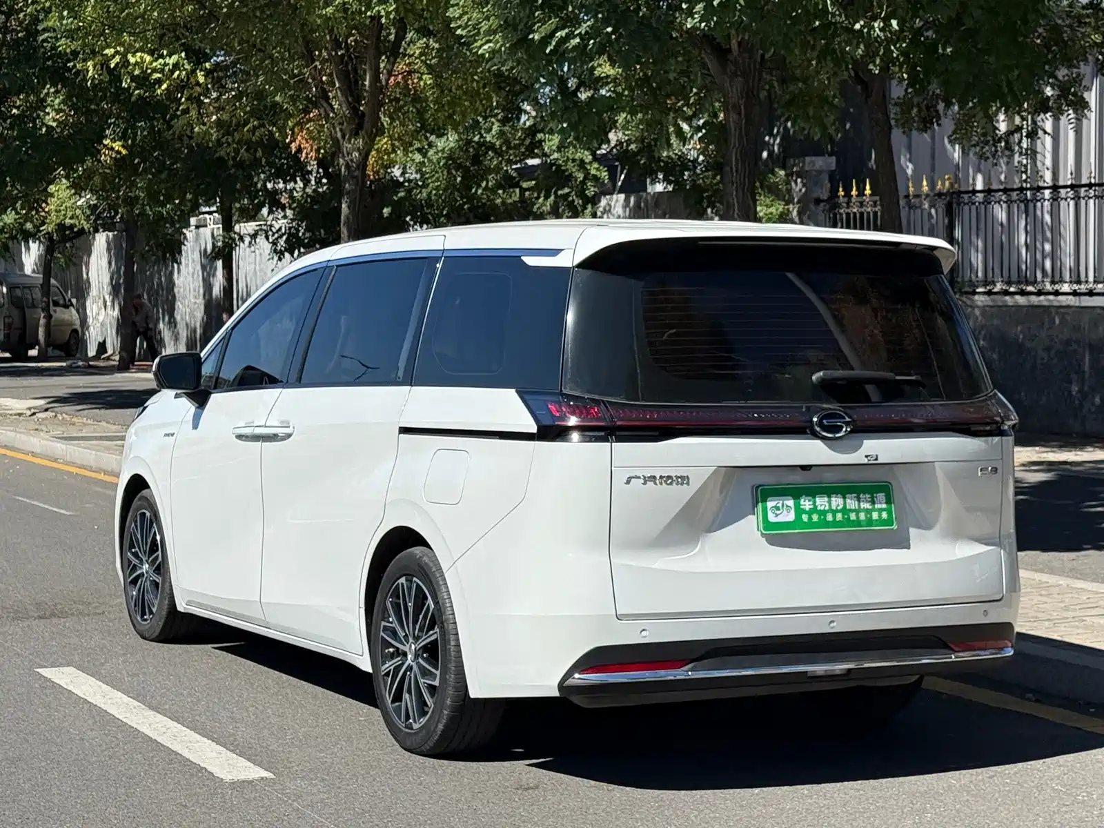 Фото 4 - GAC Trumpchi Trumpchi E8