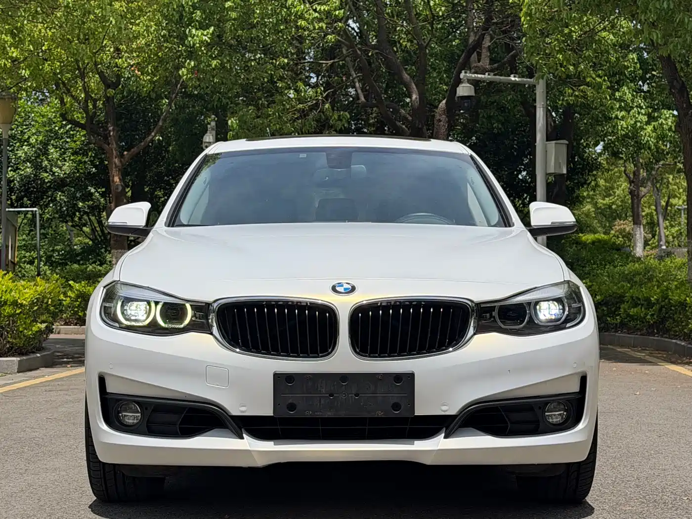 BMW 3 Series GT 2018 320i Fashion фото 2