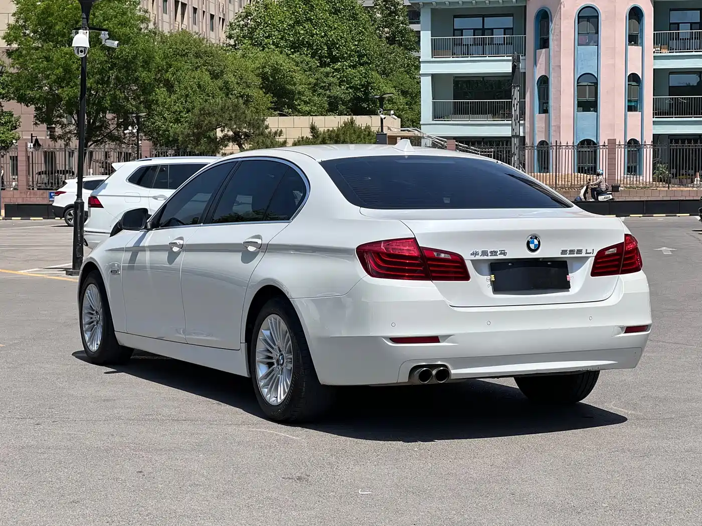 BMW 5 Series 2014 525Li Leading фото 6