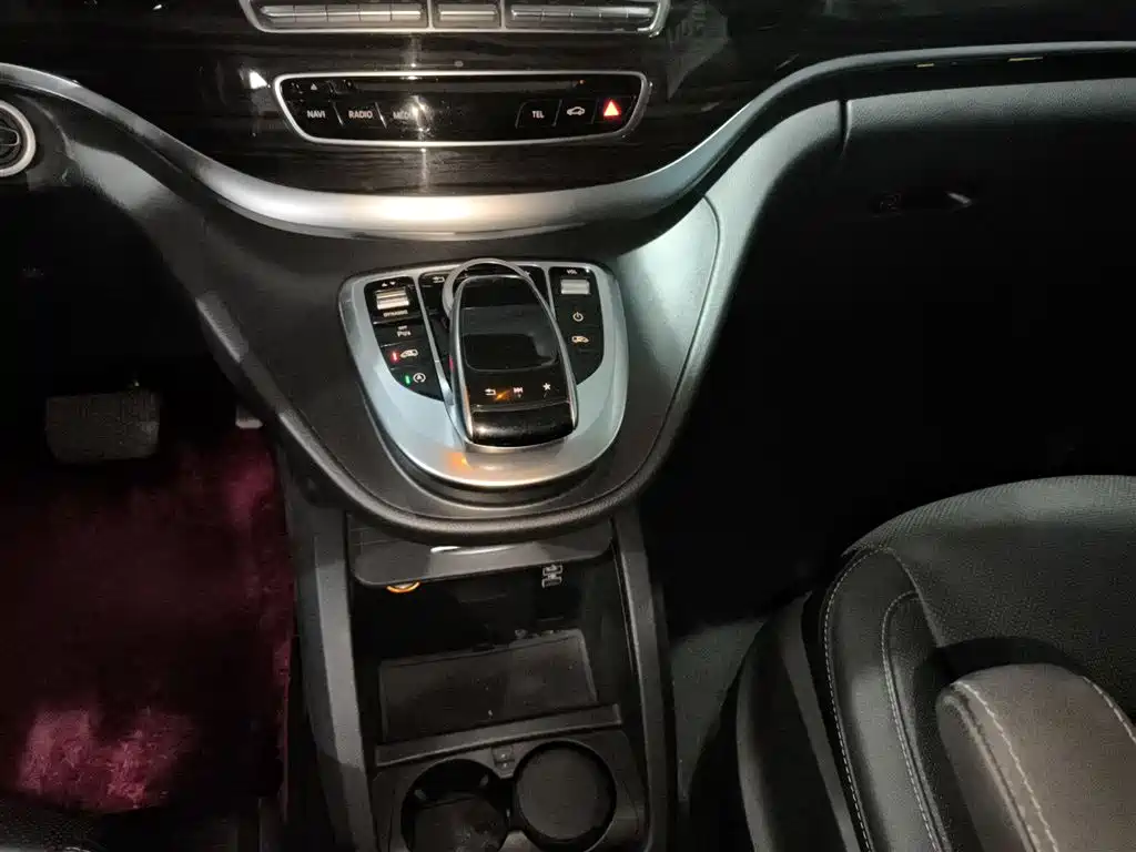 Mercedes-Benz V-Class 2017 Model V 260 Pilot Edition фото 10