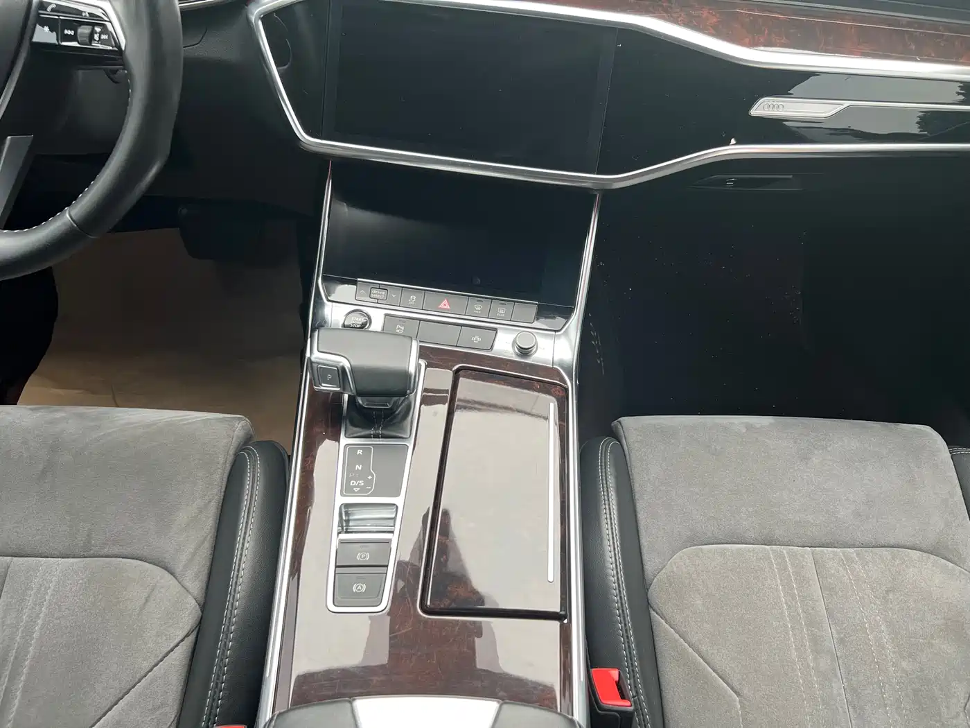 Audi A6L 2021 40 TFSI Luxury Sport фото 16