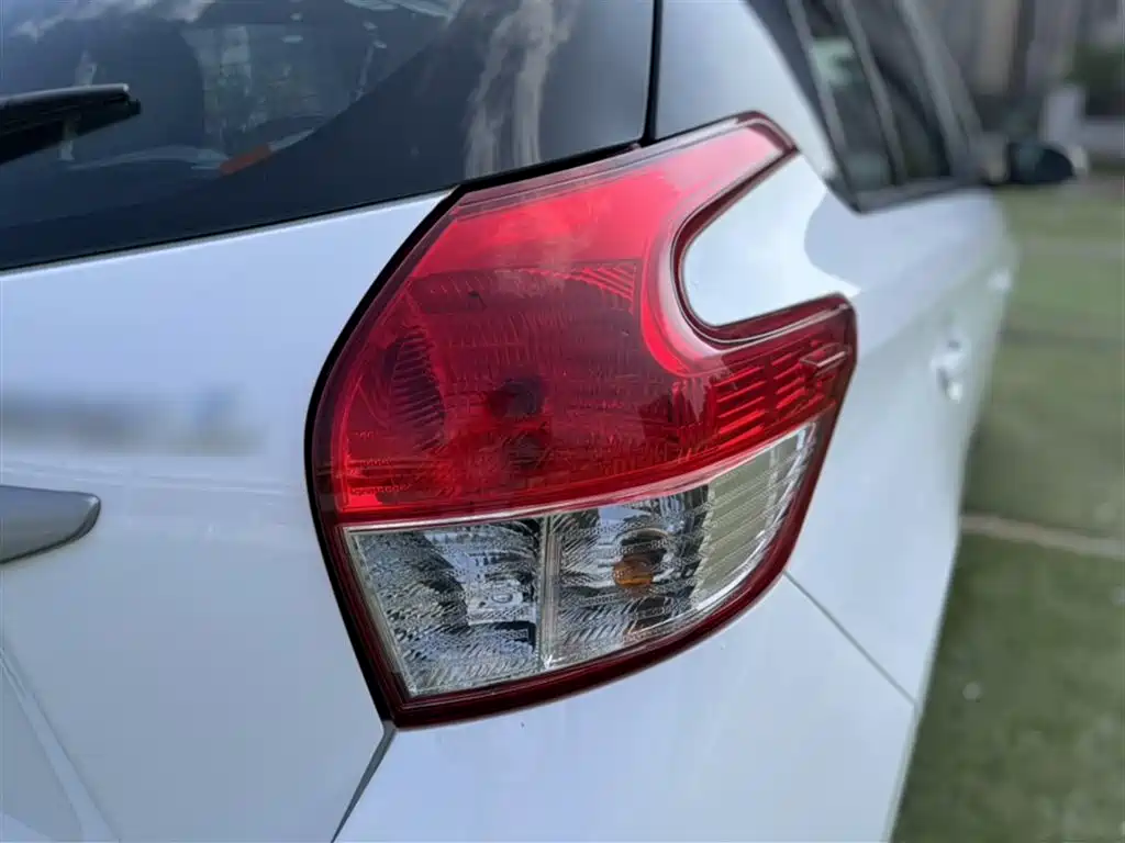 Toyota YARiS L Zhi Xuan 2014 1.5G Automatic Dynamic Edition фото 12