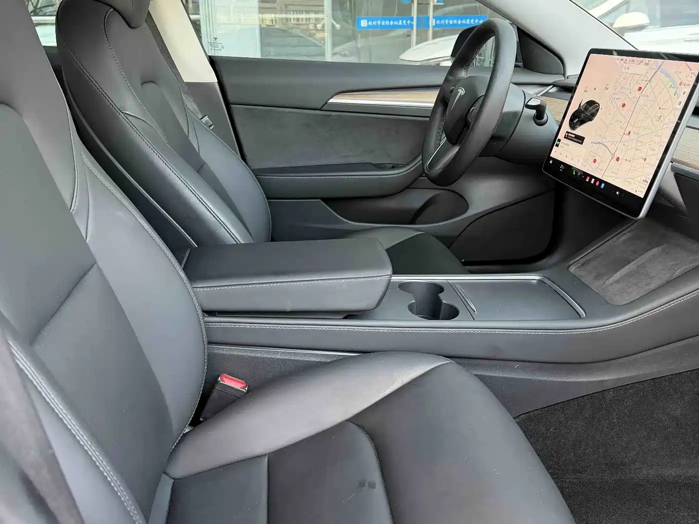 Фото 9 - Tesla Model 3