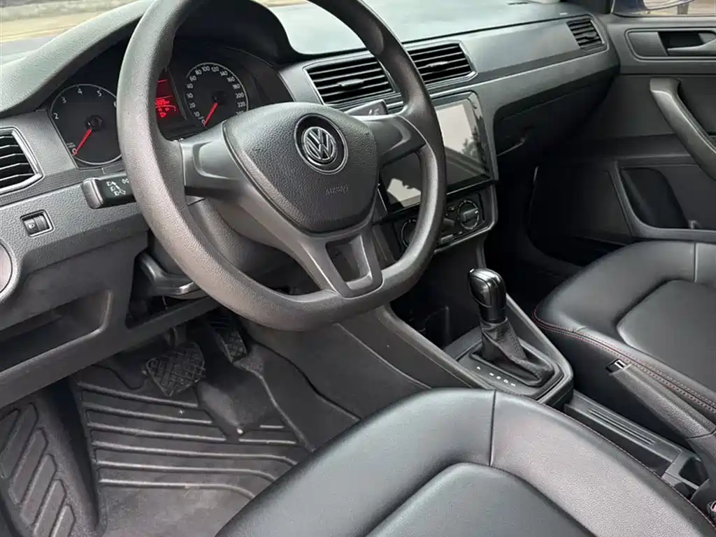 Volkswagen Santana 2016 1.6L Automatic Trend Edition фото 9