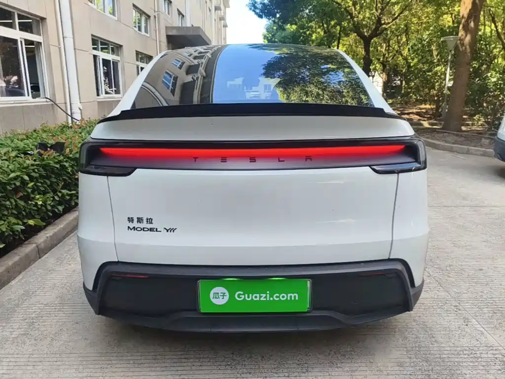 Tesla Model Y L 2025 2025 Facelift Long Range AWD