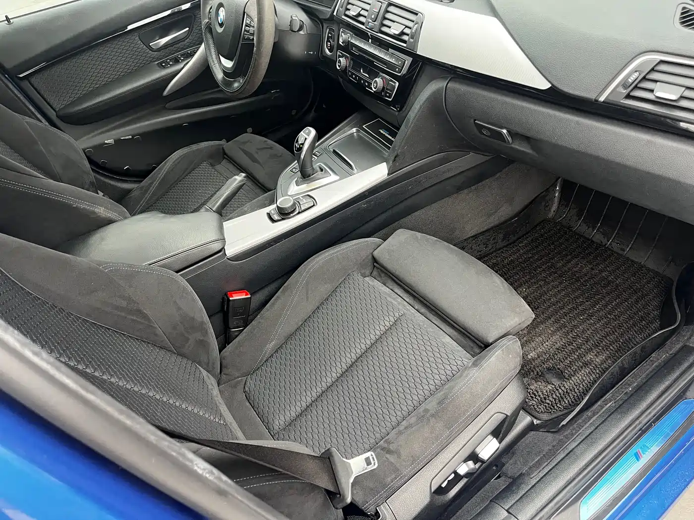 BMW 3 Series 2017 320i M Sport фото 17
